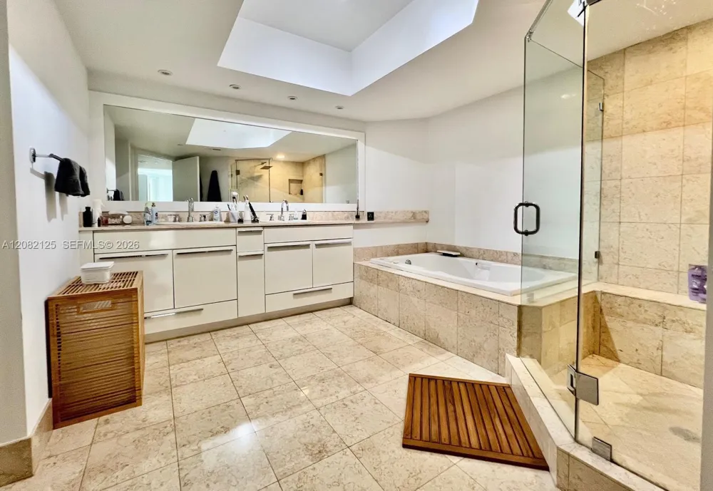 21055 Yacht Club Dr #510 Aventura, FL 33180