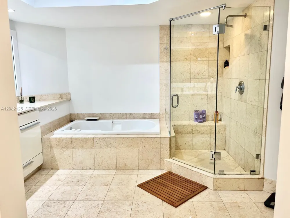 21055 Yacht Club Dr #510 Aventura, FL 33180
