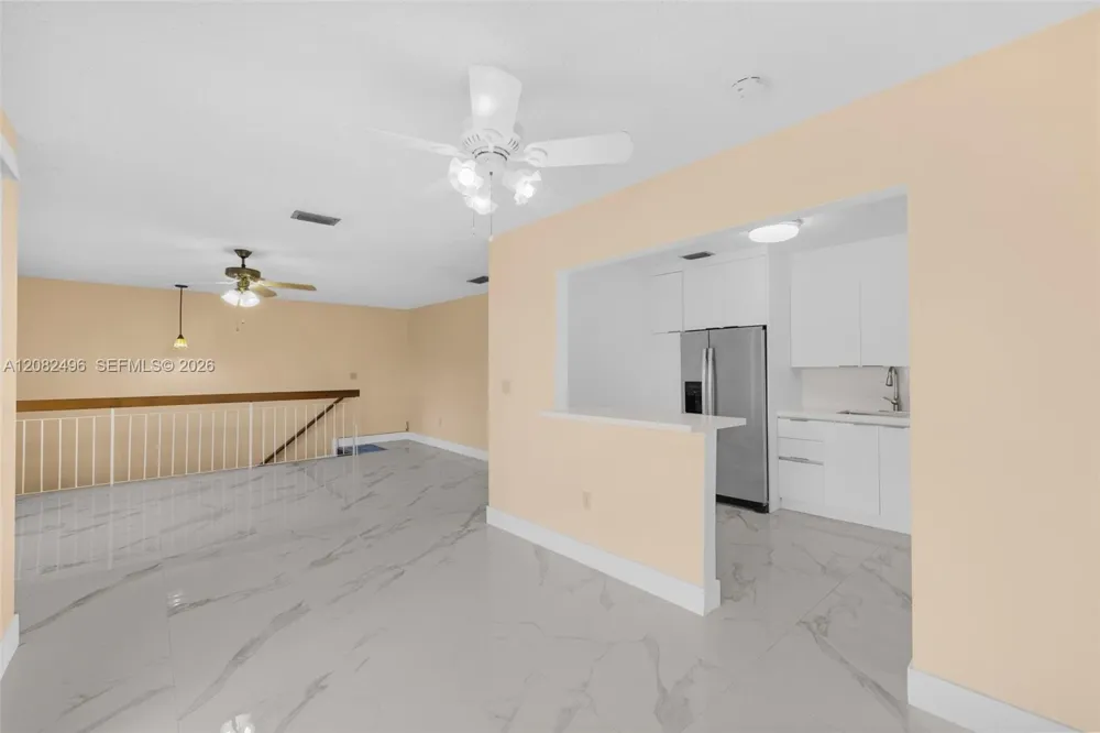 1284 W 44th Pl #3 Hialeah, FL 33012