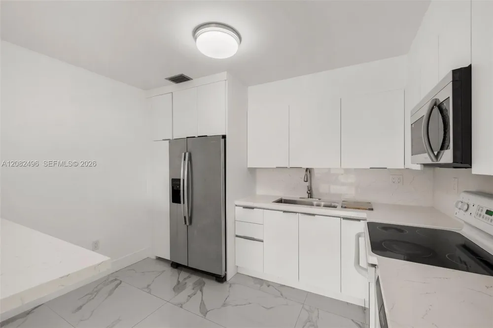1284 W 44th Pl #3 Hialeah, FL 33012
