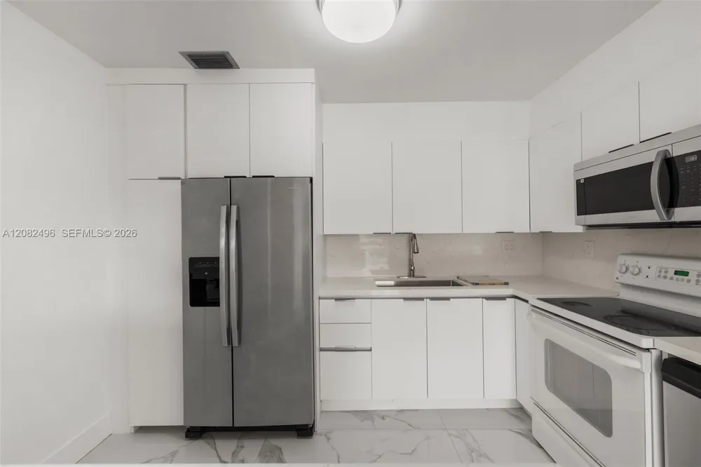 1284 W 44th Pl #3 Hialeah, FL 33012