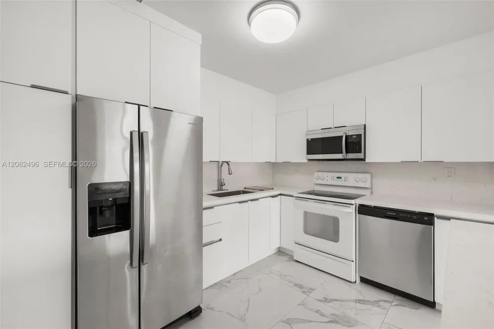 1284 W 44th Pl #3 Hialeah, FL 33012