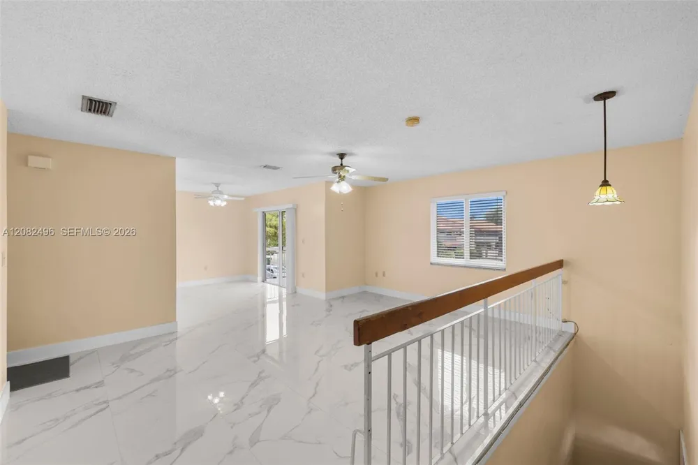 1284 W 44th Pl #3 Hialeah, FL 33012