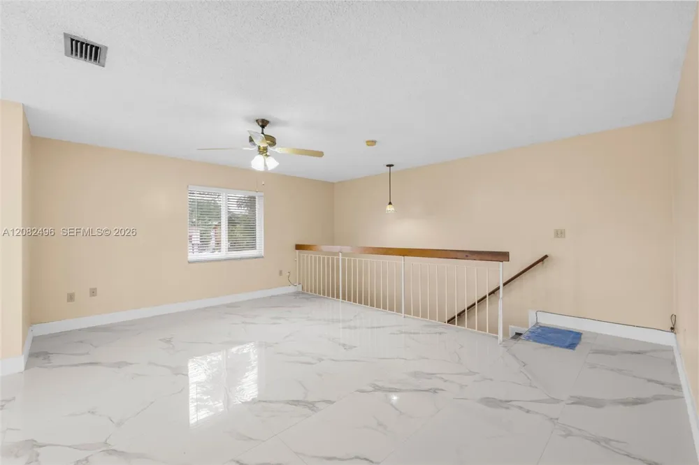 1284 W 44th Pl #3 Hialeah, FL 33012