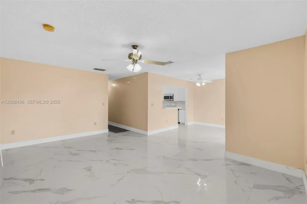 1284 W 44th Pl #3 Hialeah, FL 33012