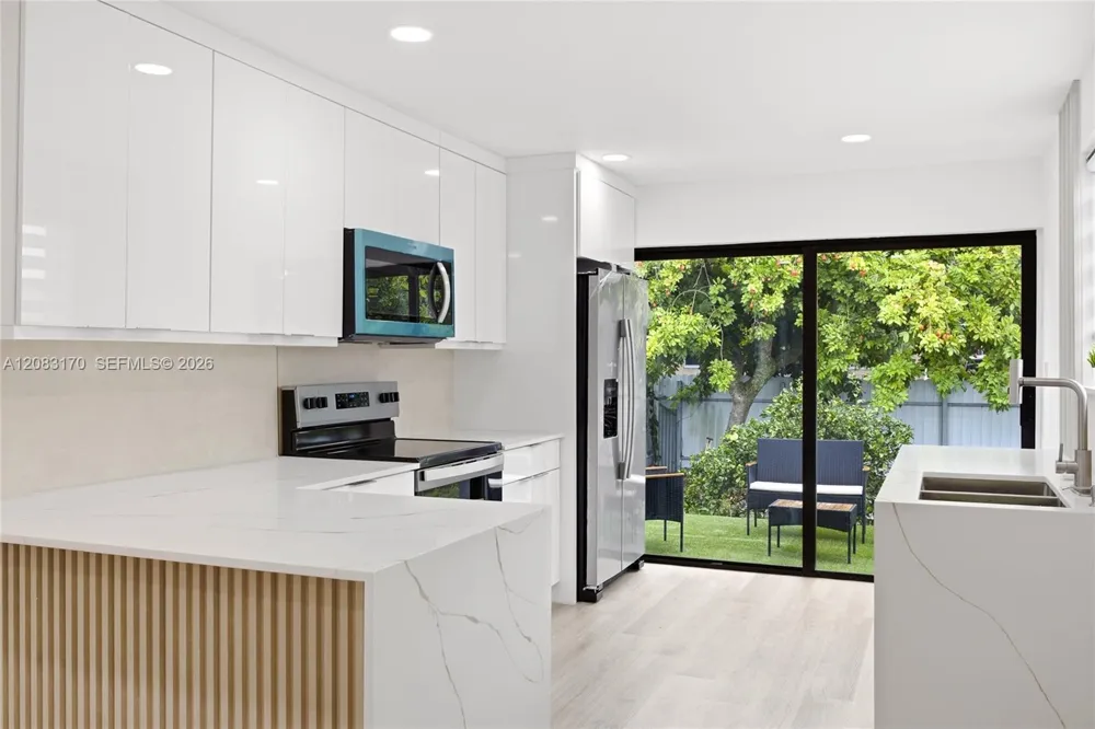 1260 NE 155th St North Miami Beach, FL 33162
