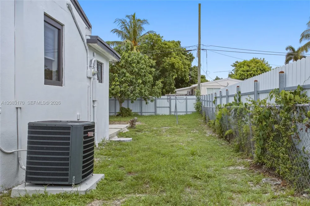 1260 NE 155th St North Miami Beach, FL 33162
