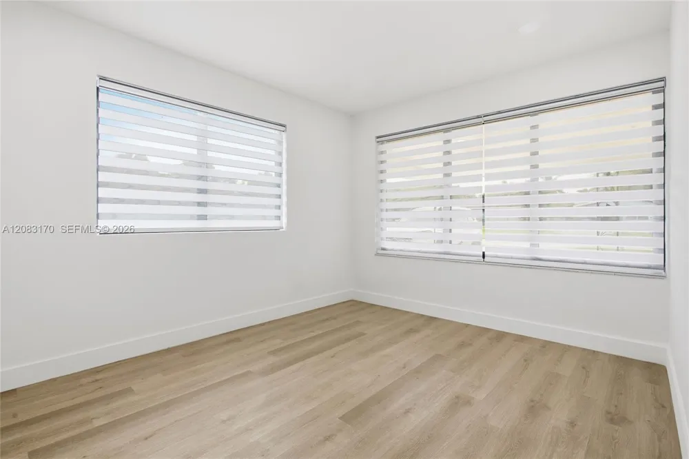 1260 NE 155th St North Miami Beach, FL 33162
