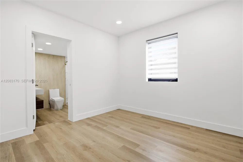 1260 NE 155th St North Miami Beach, FL 33162