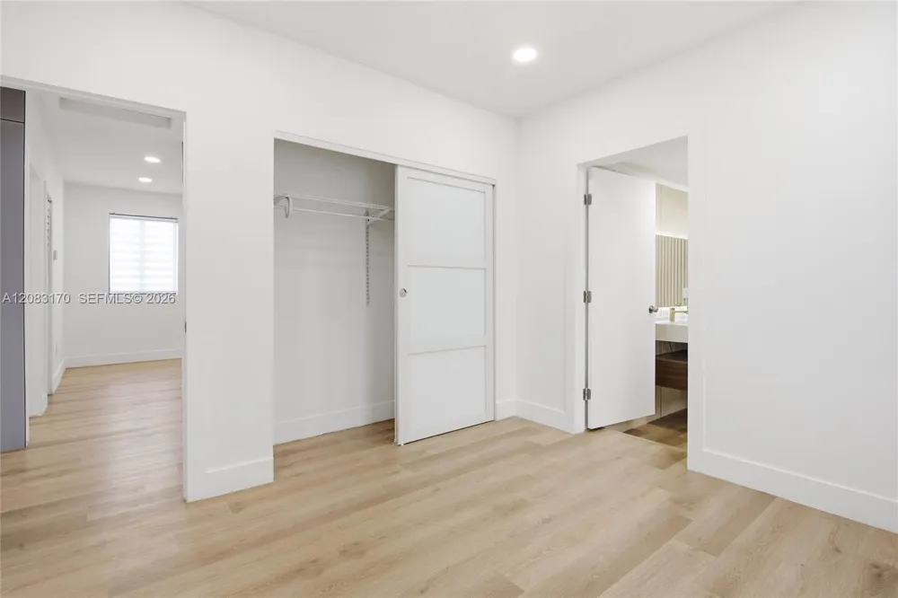 1260 NE 155th St North Miami Beach, FL 33162