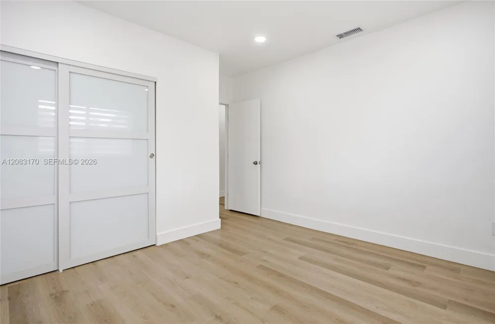 1260 NE 155th St North Miami Beach, FL 33162