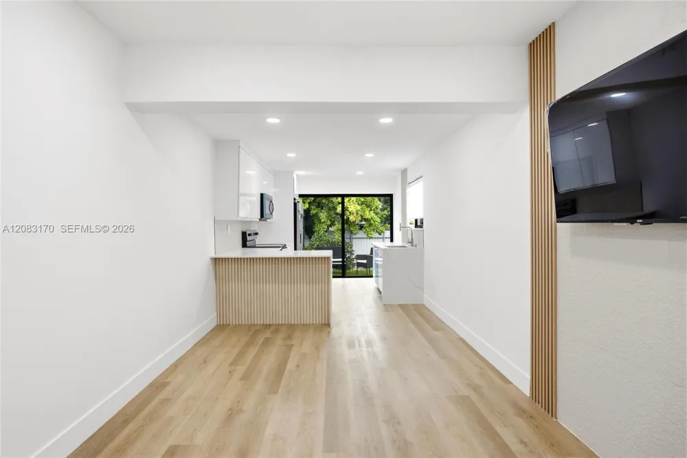 1260 NE 155th St North Miami Beach, FL 33162