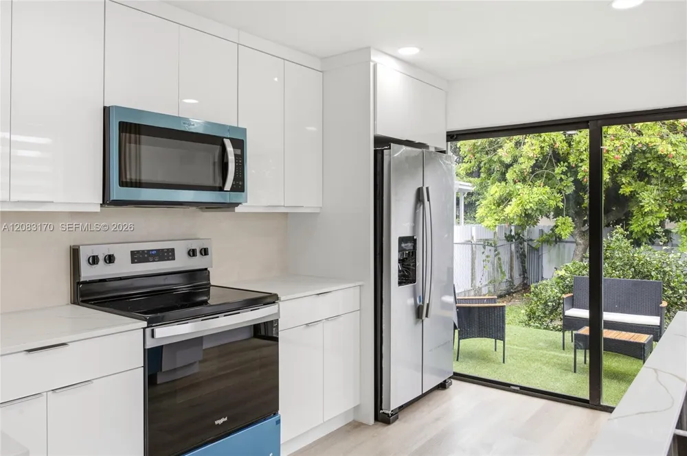 1260 NE 155th St North Miami Beach, FL 33162
