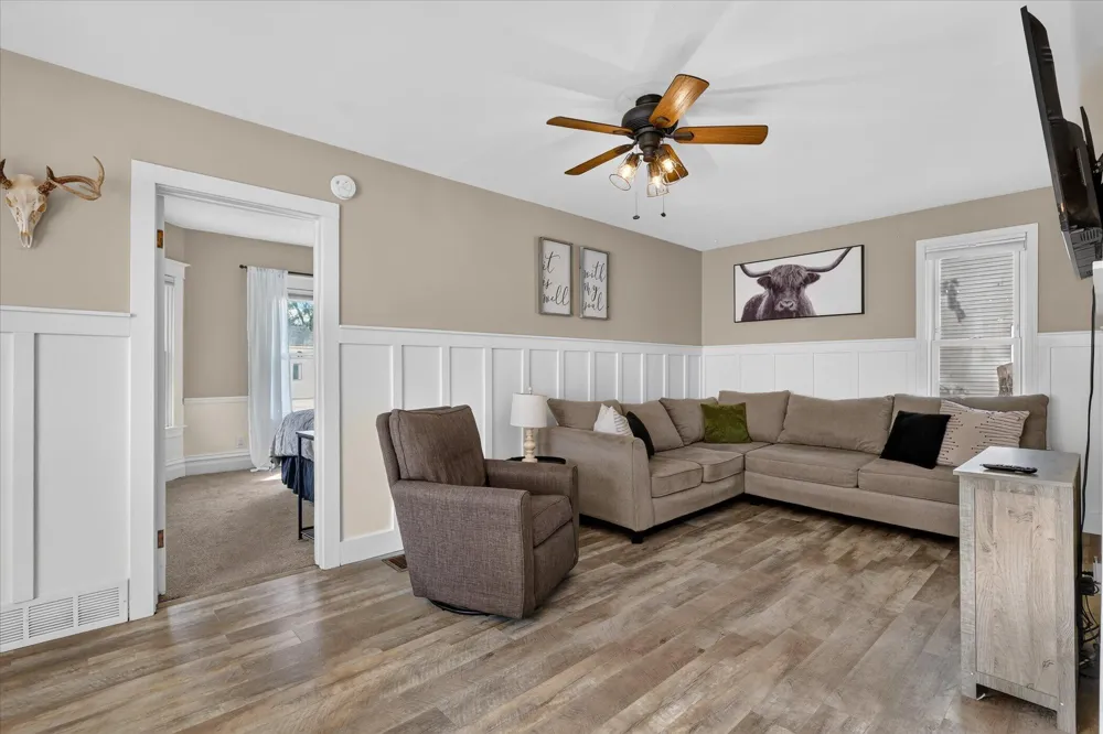 307 W Washington Avenue Zeeland, MI 49464