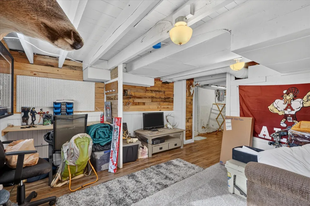 307 W Washington Avenue Zeeland, MI 49464
