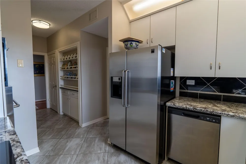 651 Bering Drive #1301 Houston, TX 77057