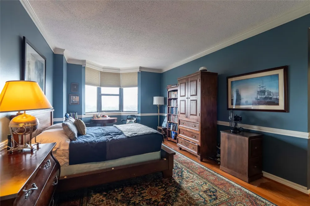 651 Bering Drive #1301 Houston, TX 77057