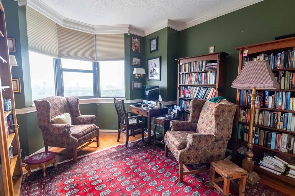 651 Bering Drive #1301 Houston, TX 77057