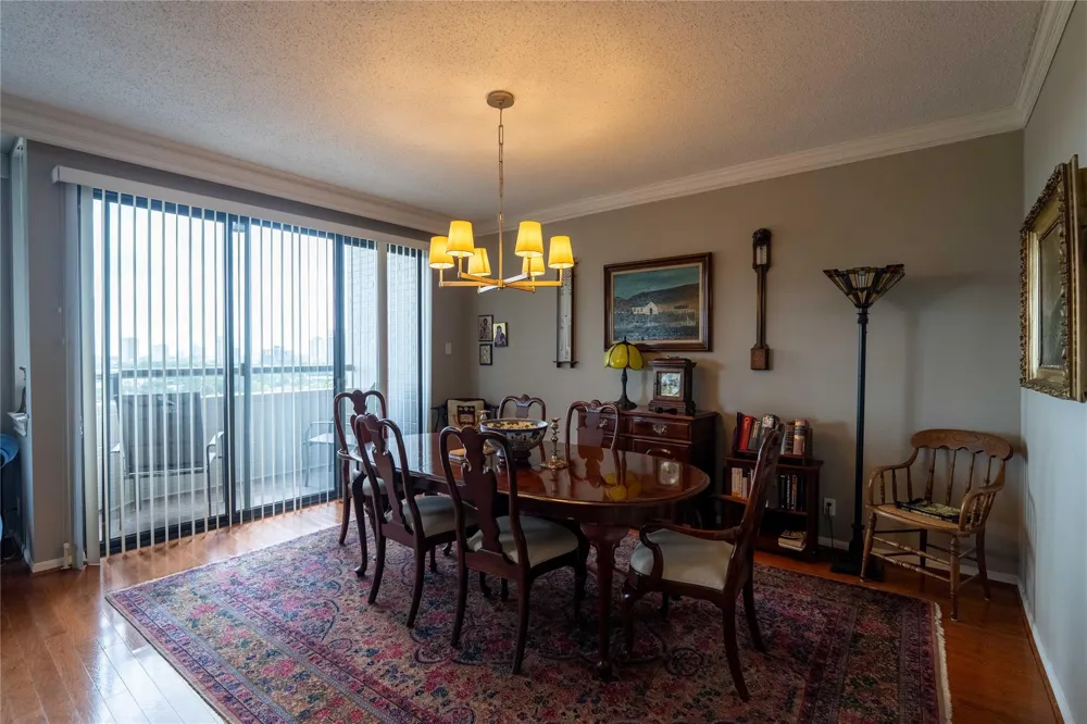 651 Bering Drive #1301 Houston, TX 77057