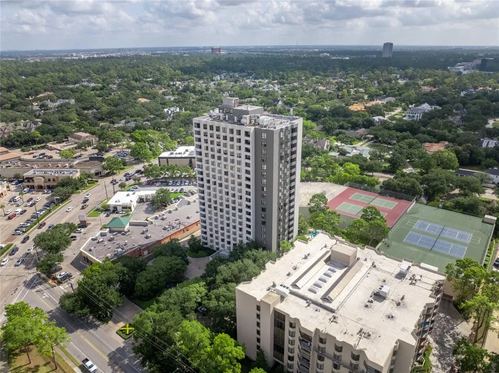 651 Bering Drive #1301 Houston, TX 77057