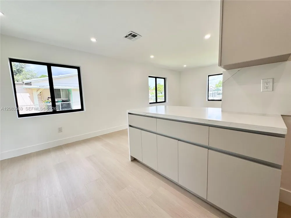 3820 NW 210th Ter Miami Gardens, FL 33055