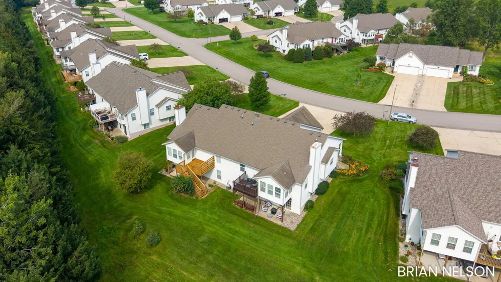 14462 Twin Oaks Street Holland, MI 49424