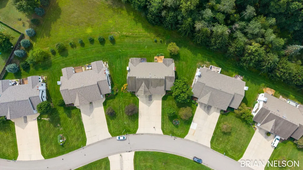 14462 Twin Oaks Street Holland, MI 49424