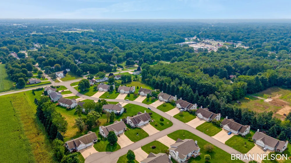 14462 Twin Oaks Street Holland, MI 49424
