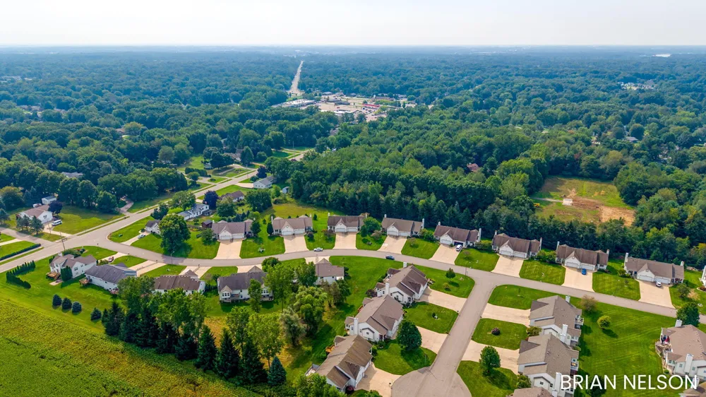 14462 Twin Oaks Street Holland, MI 49424