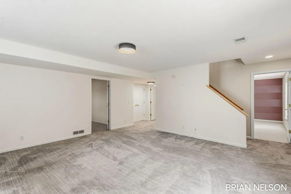 14462 Twin Oaks Street Holland, MI 49424