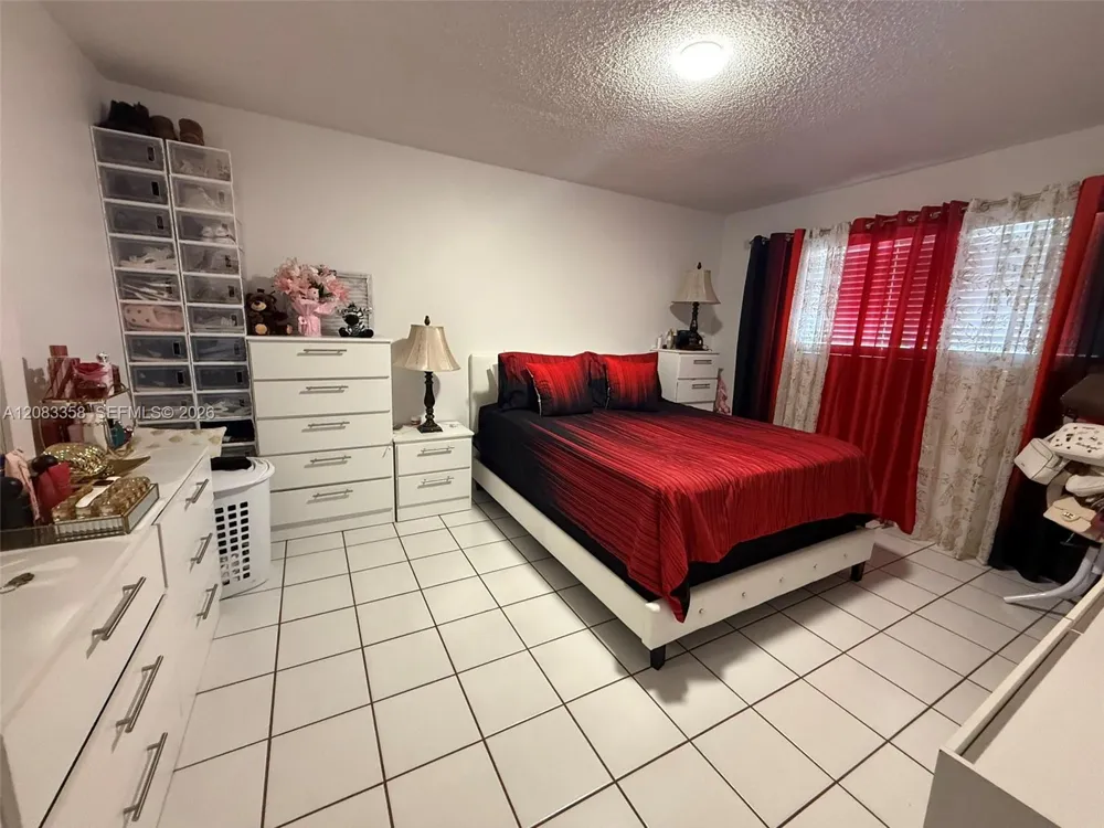 5420 W 21st Ct #211 Hialeah, FL 33016