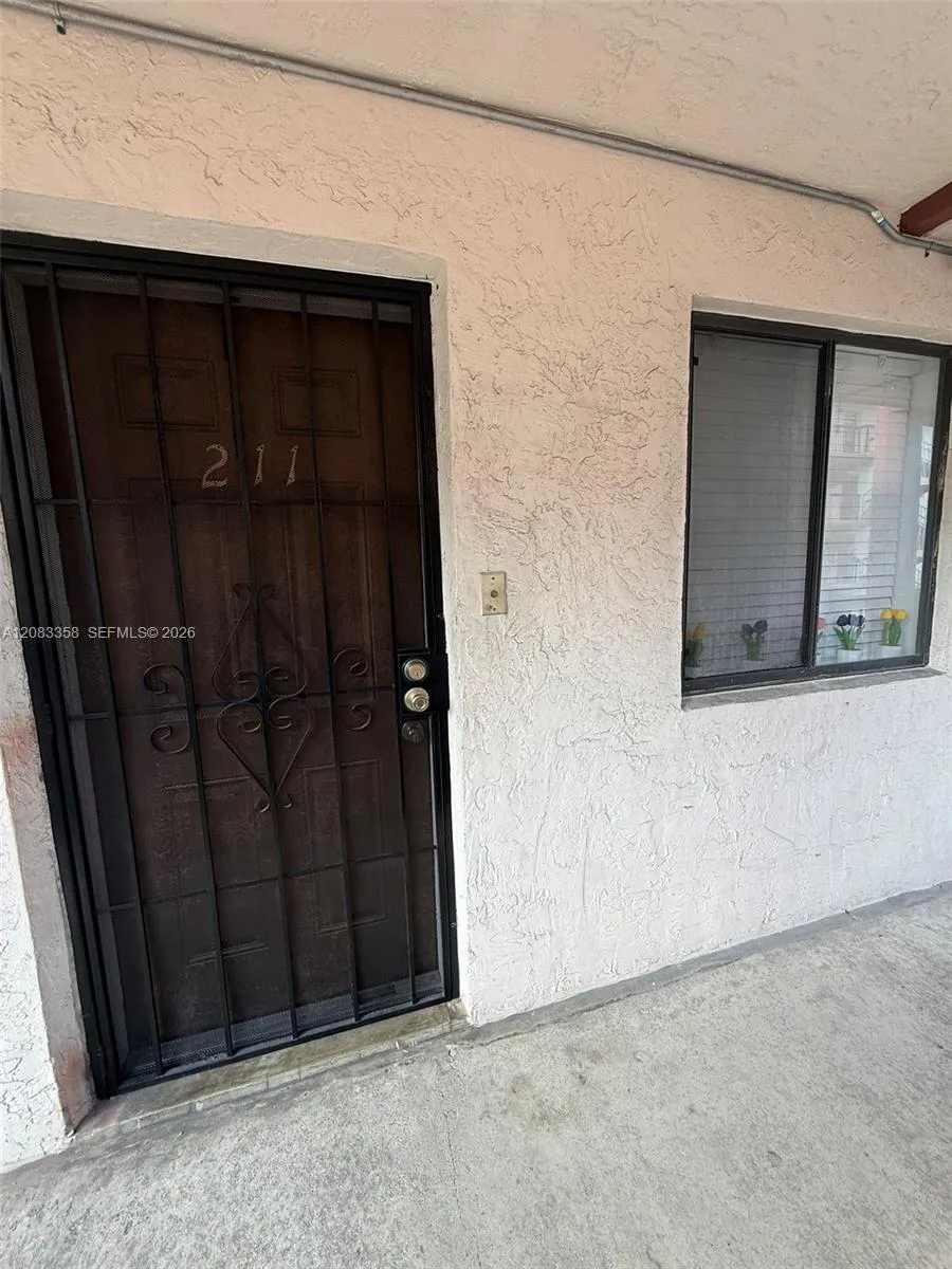 5420 W 21st Ct #211 Hialeah, FL 33016