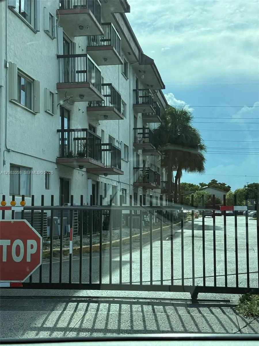 5420 W 21st Ct #211 Hialeah, FL 33016