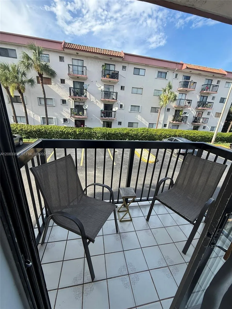 5420 W 21st Ct #211 Hialeah, FL 33016