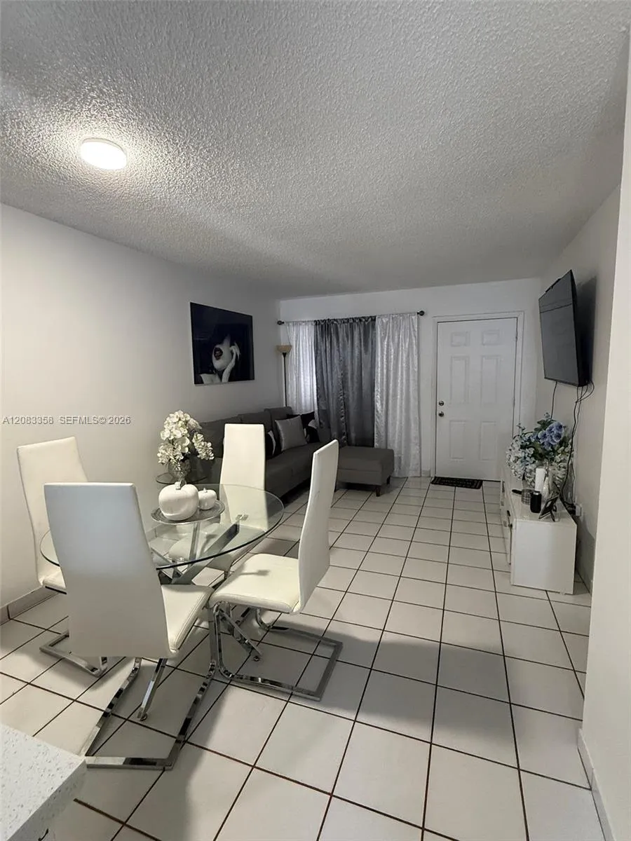 5420 W 21st Ct #211 Hialeah, FL 33016