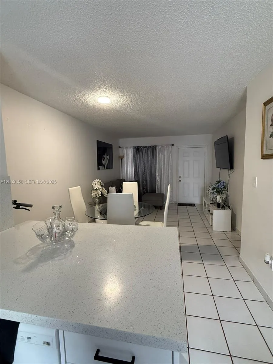 5420 W 21st Ct #211 Hialeah, FL 33016