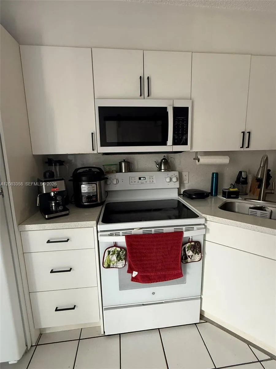 5420 W 21st Ct #211 Hialeah, FL 33016