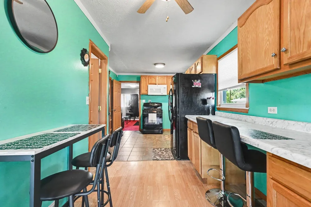 48164 70th Avenue Decatur, MI 49045