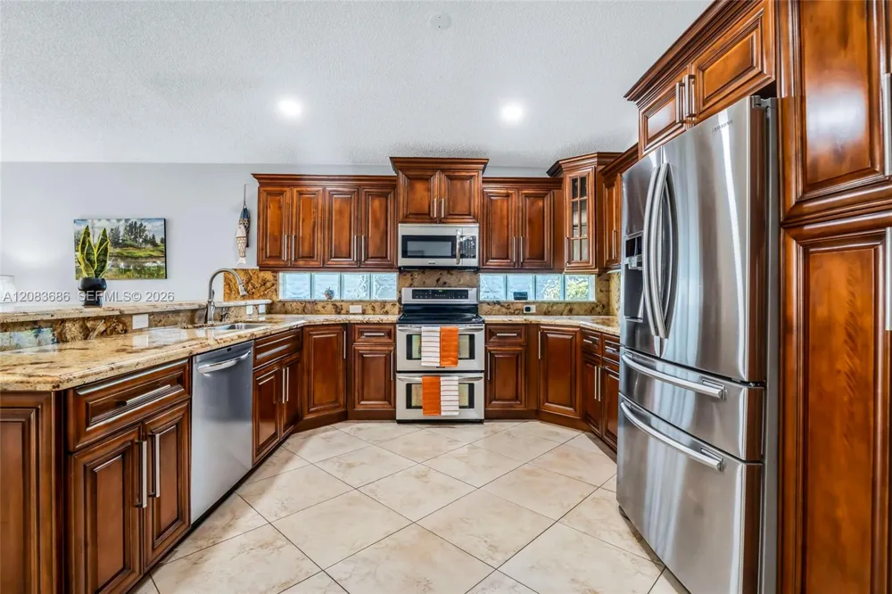 1387 SW 181st Ave Pembroke Pines, FL 33029