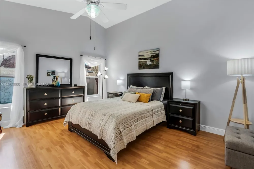 1387 SW 181st Ave Pembroke Pines, FL 33029