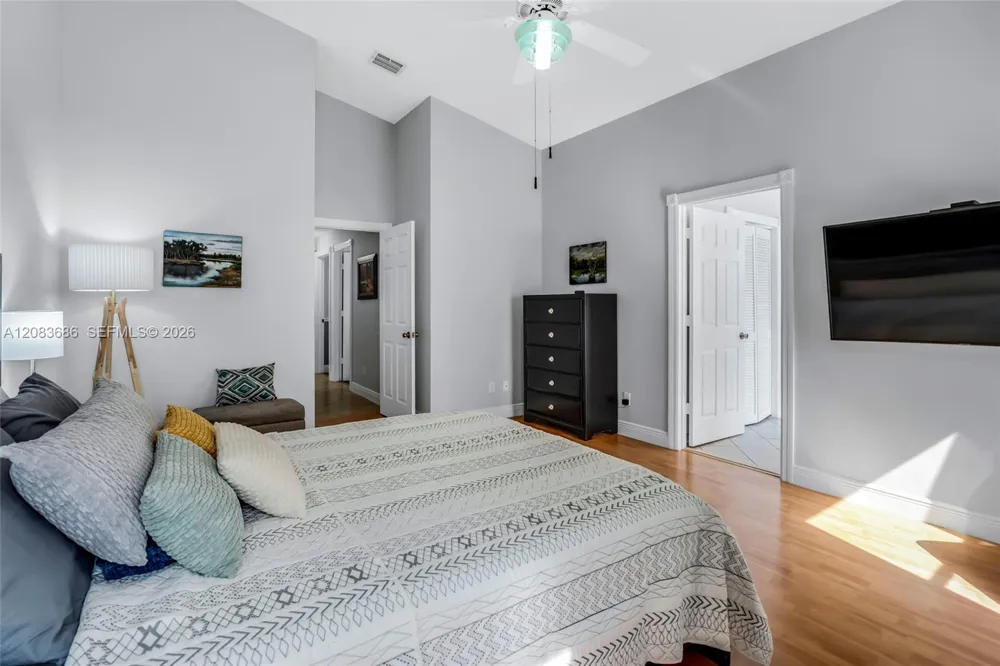1387 SW 181st Ave Pembroke Pines, FL 33029