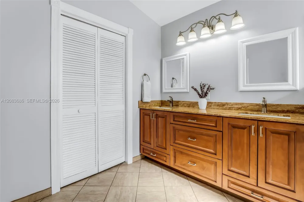 1387 SW 181st Ave Pembroke Pines, FL 33029