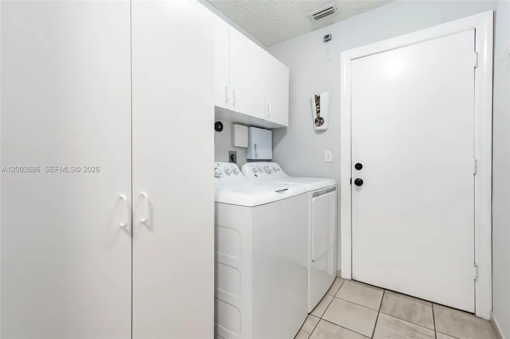 1387 SW 181st Ave Pembroke Pines, FL 33029