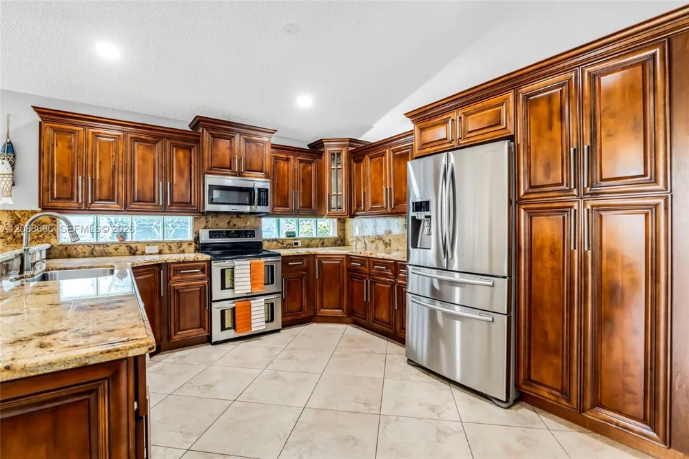 1387 SW 181st Ave Pembroke Pines, FL 33029
