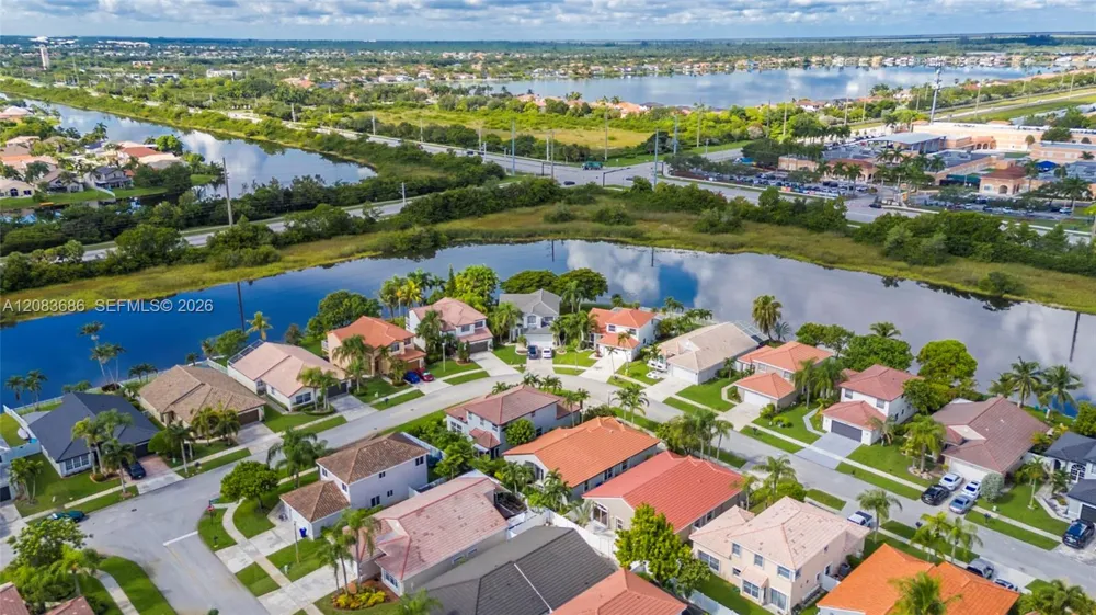 1387 SW 181st Ave Pembroke Pines, FL 33029