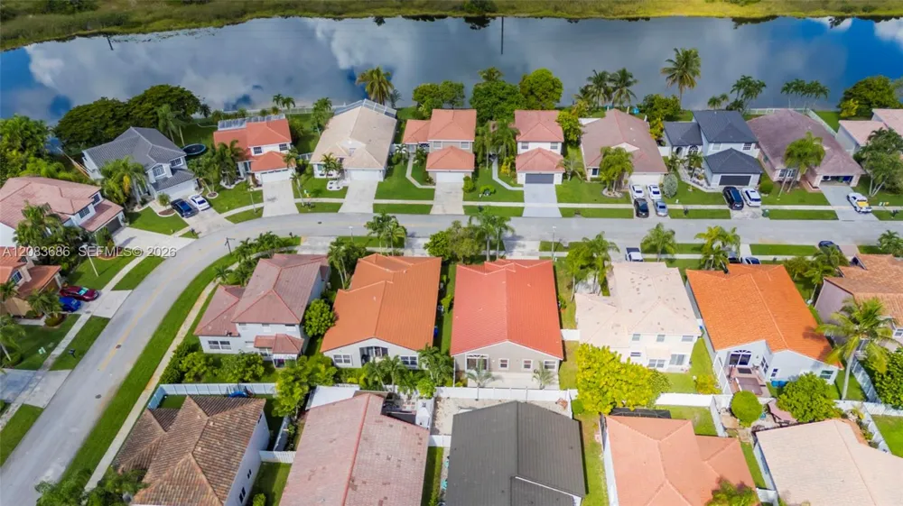 1387 SW 181st Ave Pembroke Pines, FL 33029