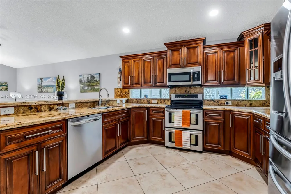 1387 SW 181st Ave Pembroke Pines, FL 33029