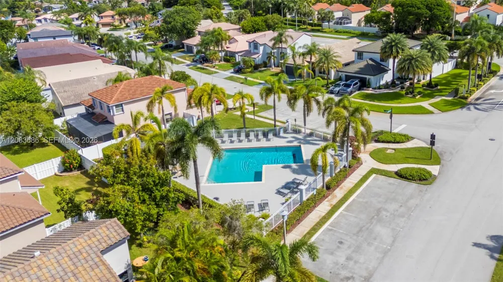 1387 SW 181st Ave Pembroke Pines, FL 33029