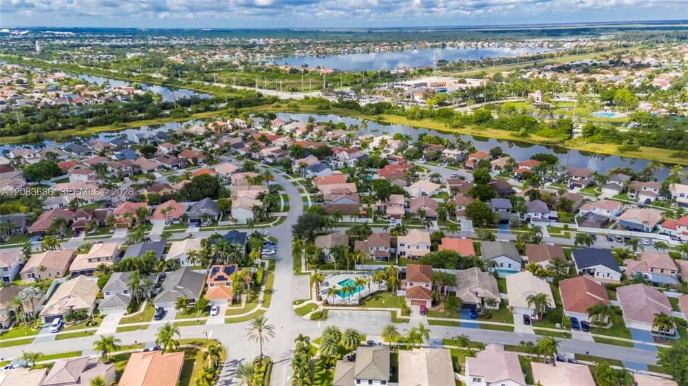 1387 SW 181st Ave Pembroke Pines, FL 33029