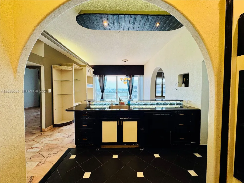 18071 Biscayne Blvd #PH03 & PH04 Aventura, FL 33160